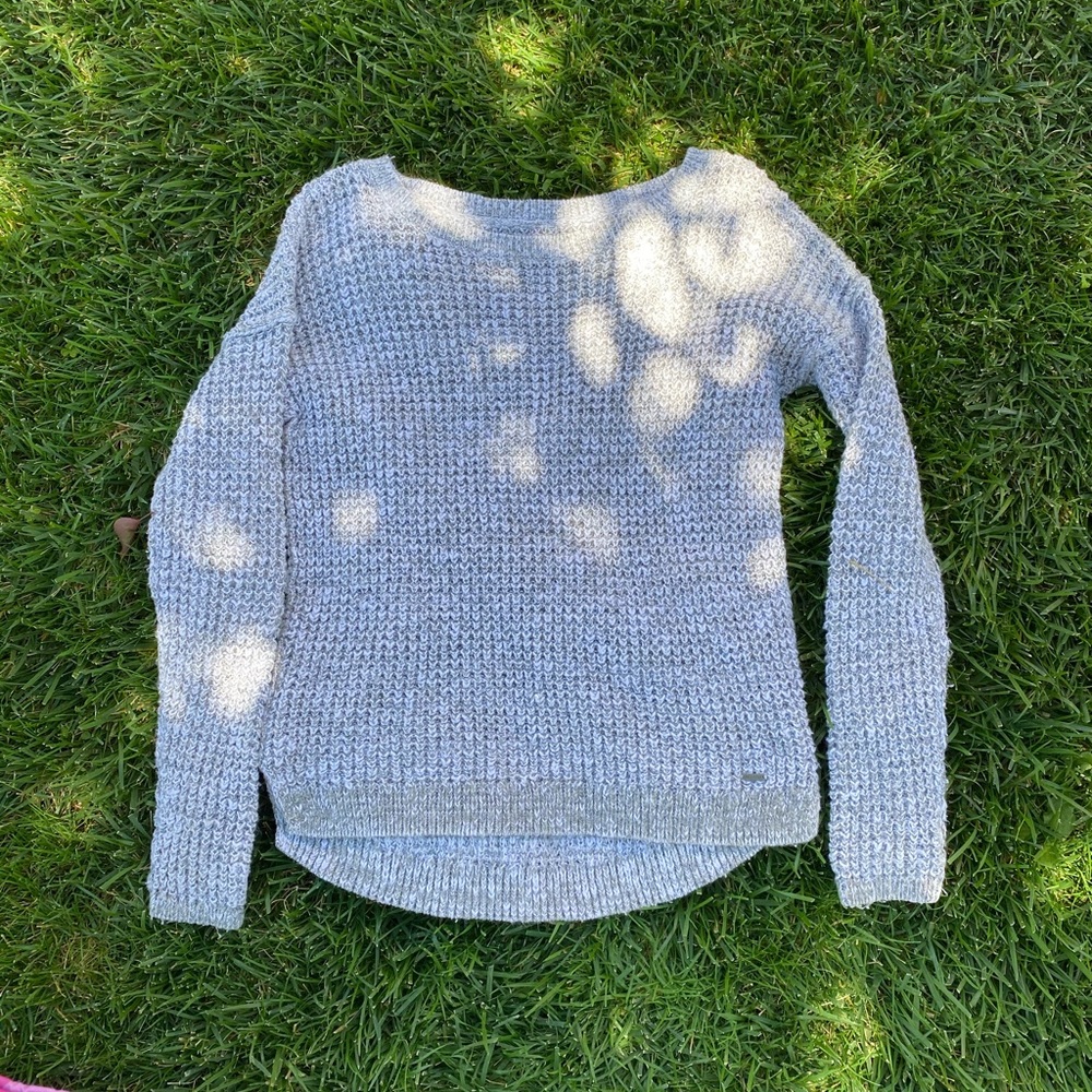 grey hollister sweater